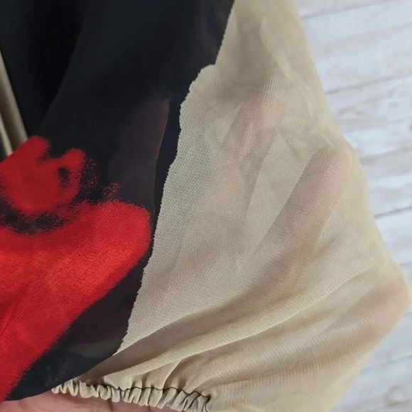 Vince Camuto | Top | Long Sleeve | Pleated front | Red and Black | Size XS - Picture 6 of 8